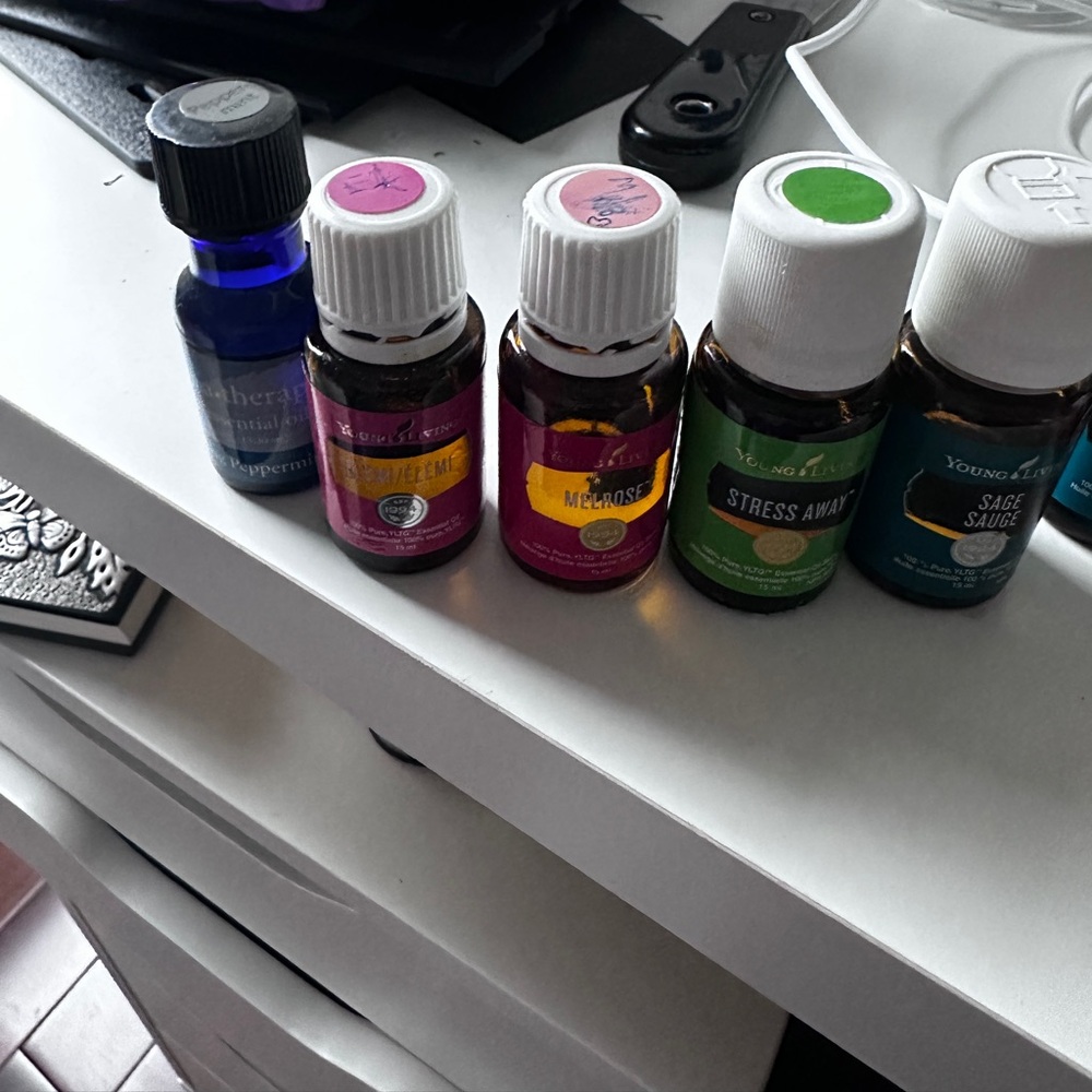 Young Living and other Essential Oil Set with Diffuser